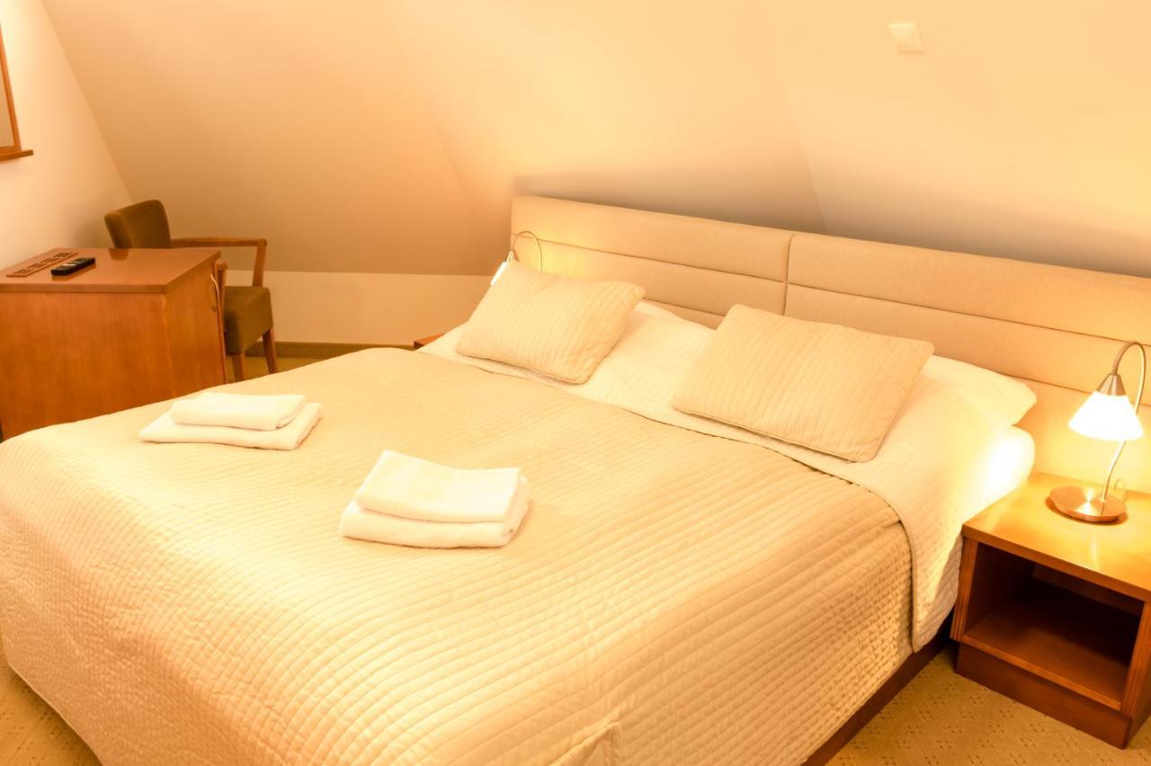 Hotel Vitkova Hora - Veitsberg Карловы Вары Экстерьер фото