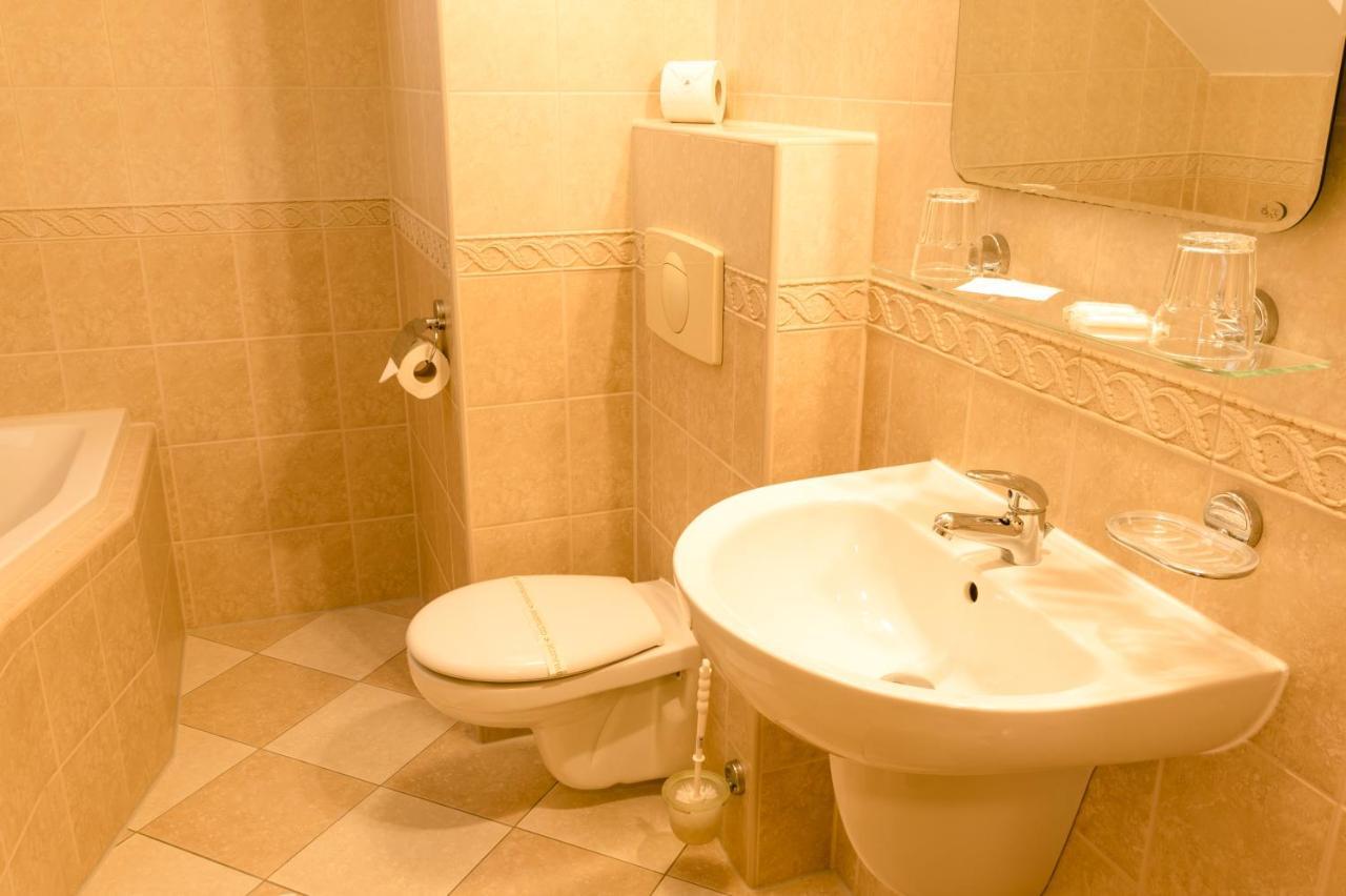 Hotel Vitkova Hora - Veitsberg Карловы Вары Экстерьер фото