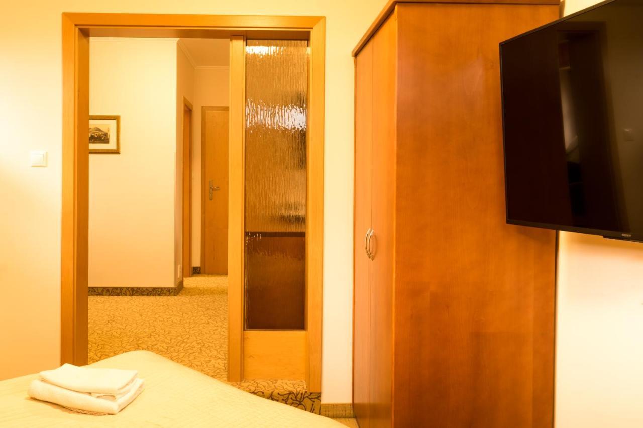 Hotel Vitkova Hora - Veitsberg Карловы Вары Экстерьер фото
