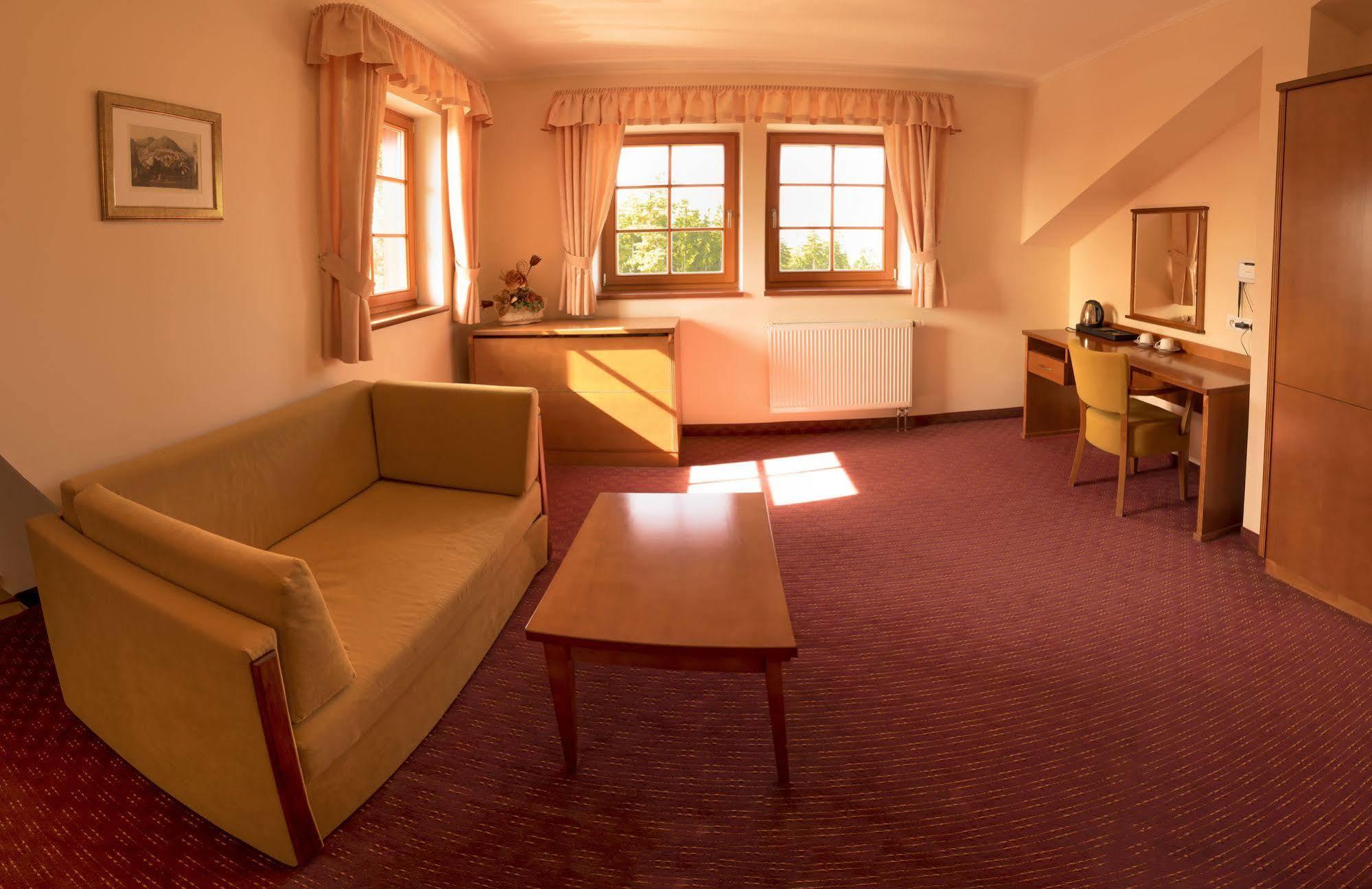 Hotel Vitkova Hora - Veitsberg Карловы Вары Экстерьер фото